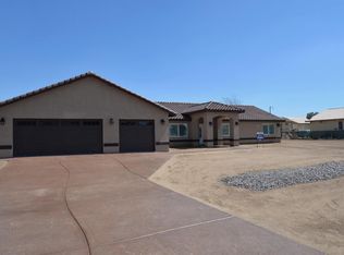 8253 6th Ave, Hesperia, CA 92345