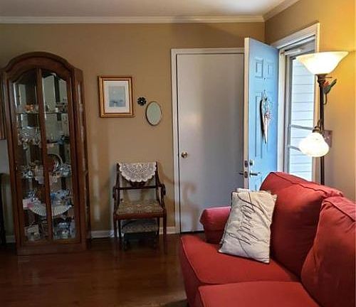 3rd image of 1935 Jenkins Dr