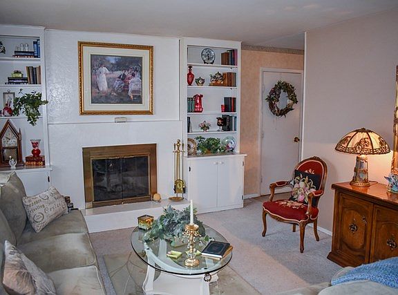 2nd image of 321 Sherwood Dr