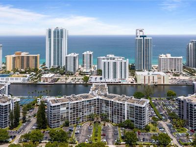 1000 Parkview Dr APT 723, Hallandale, FL, 33009