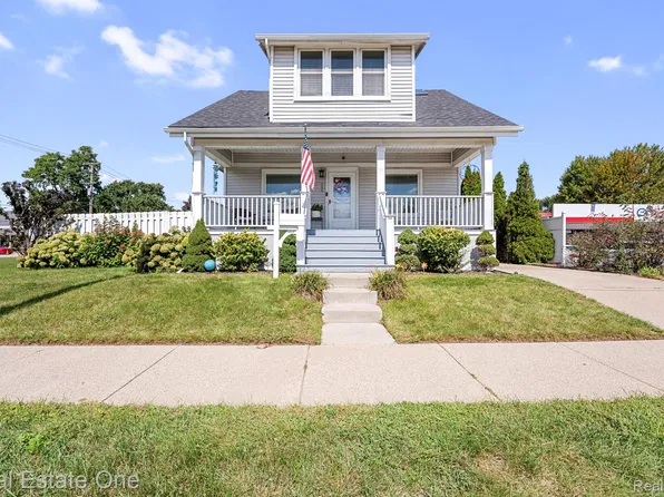 550 Goddard St, Wyandotte, MI 48192