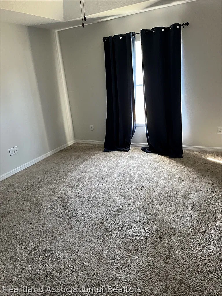 3 bed, 2.0 bath, 1334 sqft, $1,700 — Photo 2