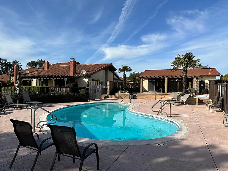 4587 Foxenwood Ln — Photo 18