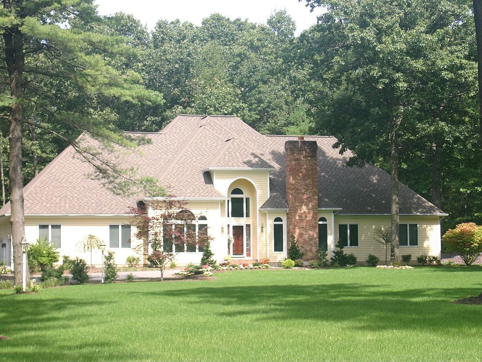 1st image of 23 Beacon Hill Dr