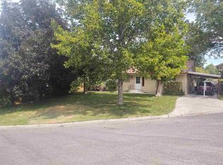 620 Hamilton Dr, Sunnyside, WA