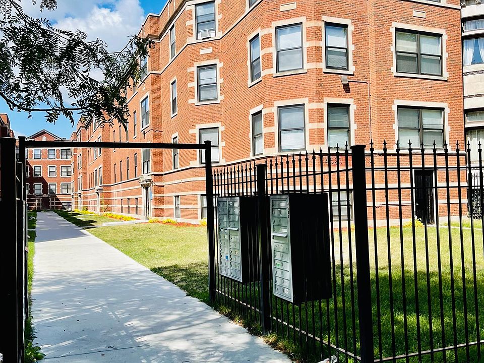 1st image of 4520 S Drexel Blvd #G01
