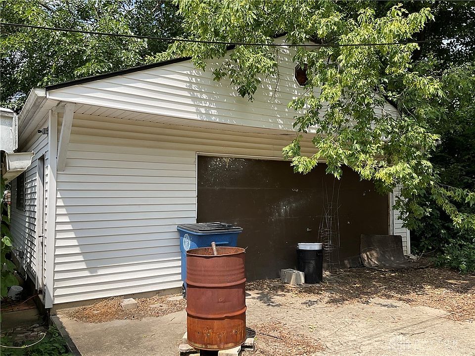 2nd image of 844 Alverno Ave
