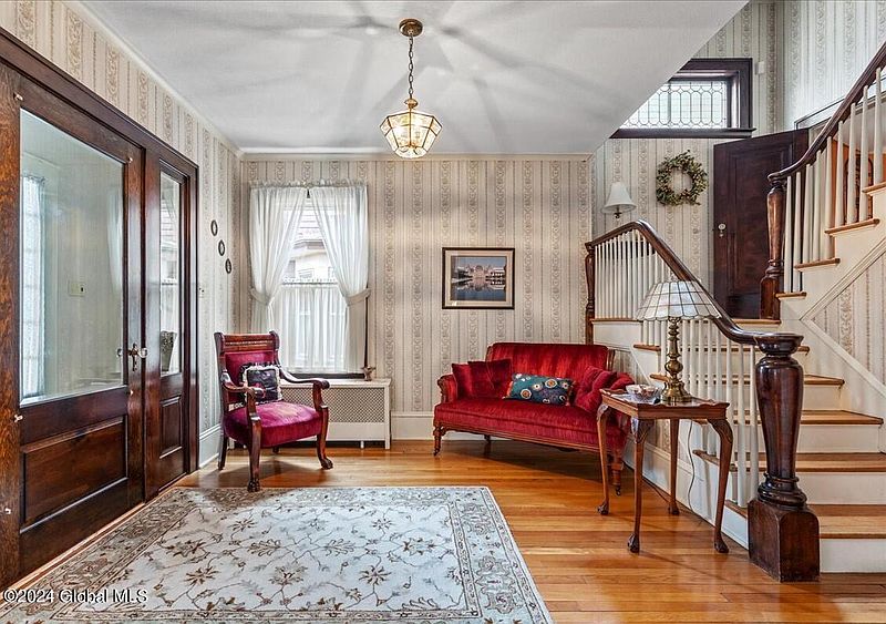 4th image of 1034 Ardsley Road
