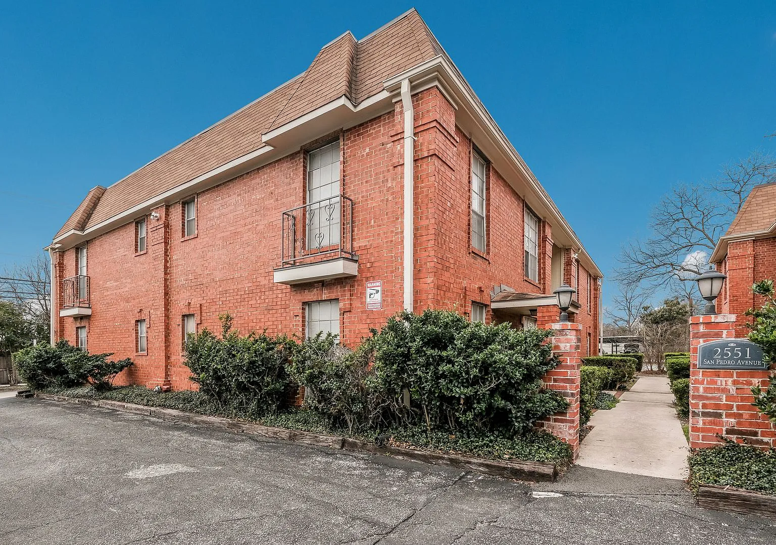 Classic 1/1 in the Heart of Monte Vista — Photo 4