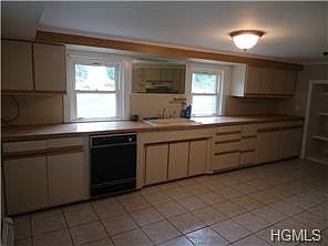 5th image of 54 Sproat St