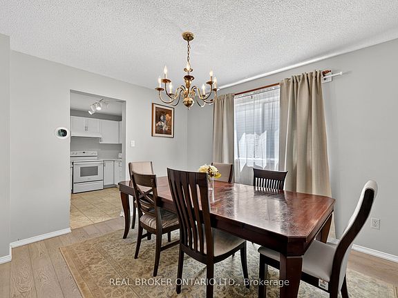 5th image of 1895 Applewood Ave