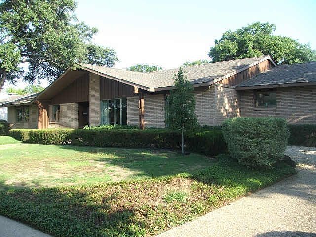 1st image of 3828 Port Royal Dr