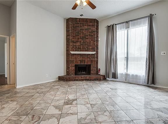 3rd image of 1107 Holly Dr