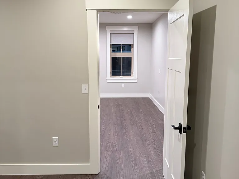 30 High St — Photo 11