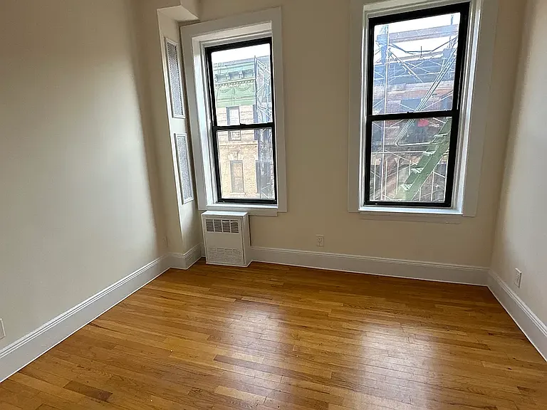 21 Leroy St #18 — Photo 7