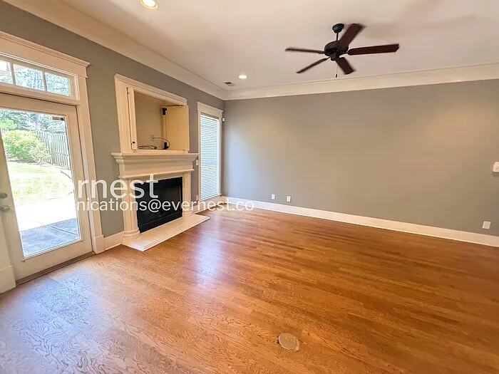 656 Flag Cir — Photo 8