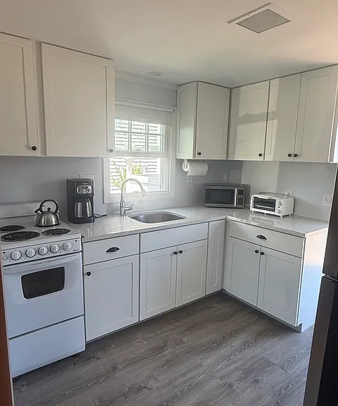 29 Almy Ave — Photo 3