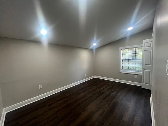 2nd image of 124 Cadiz St
