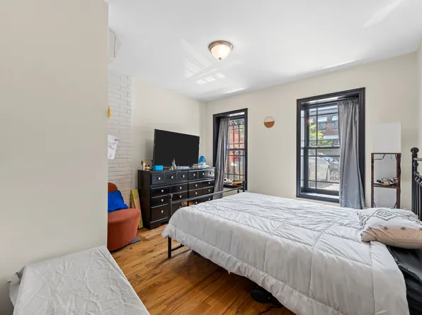 609 Lexington Avenue image 30 of 43