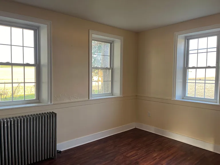 Office/sitting room off family room