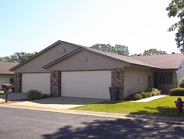 2nd image of 747 Pondhurst Cir