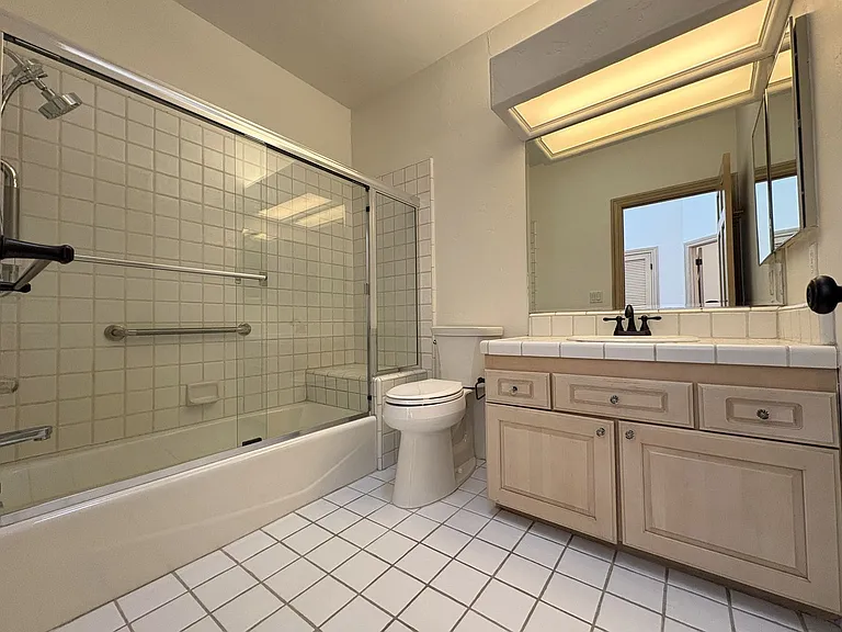712 Elizabeth Ln — Photo 26