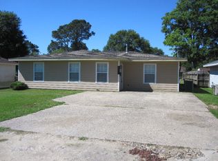 3411 Charles Ave, Groves, TX 77619