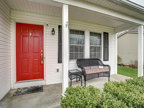 3rd image of 210 Coachman Dr