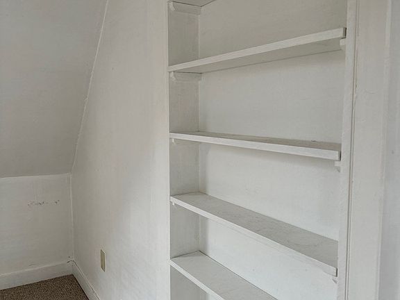 Built in shelf in bedroom