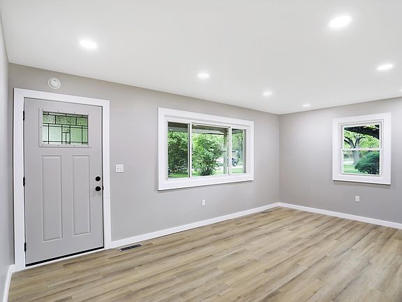 3rd image of 2105 S Bolton Ave