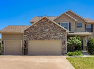 4433 NW 166th St, Clive, IA 50325