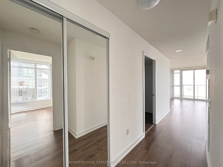 121 McMahon Dr #608 — Photo 21