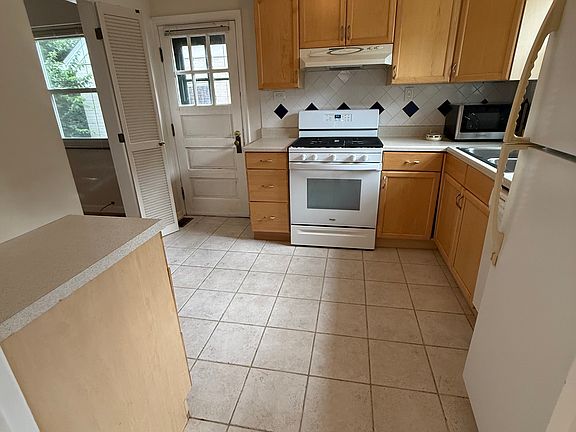3rd image of 3526 Rawson Pl