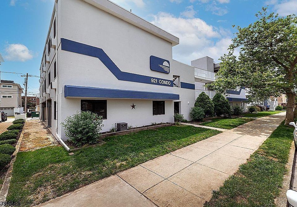 1st image of 921 Wesley Ave APT B22