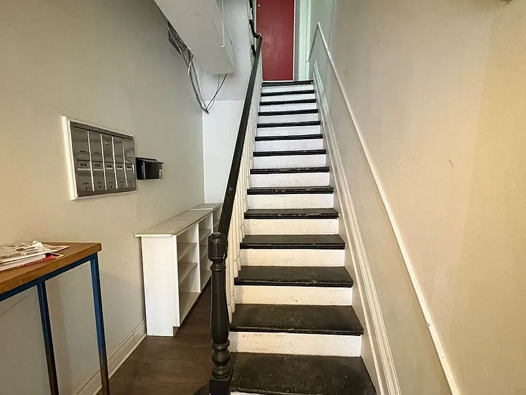 156 James St S #3 — Photo 8