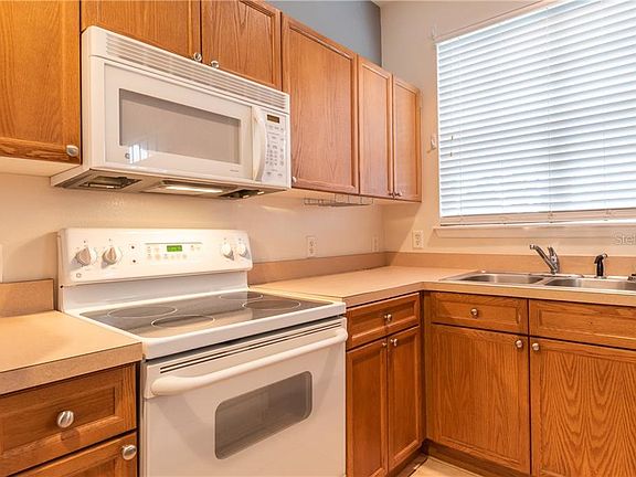 3rd image of 5222 Olmstead Bay Pl #P
