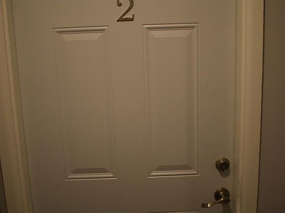 2nd image of 505 Stanley Ave APT 2