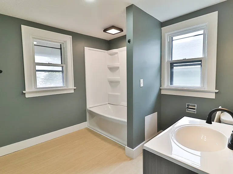 343 S Charles St — Photo 8