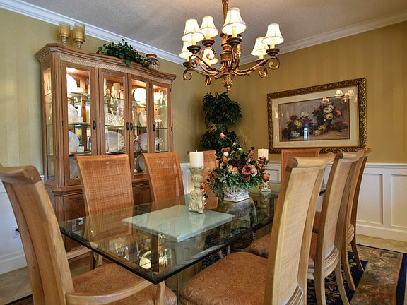 5th image of 9434 Clover Glen Dr