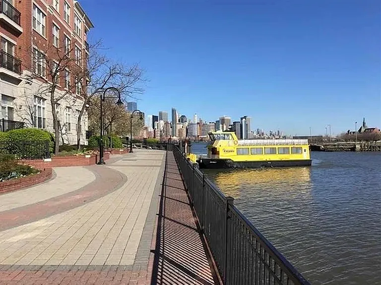 15 Warren St #335 — Photo 11