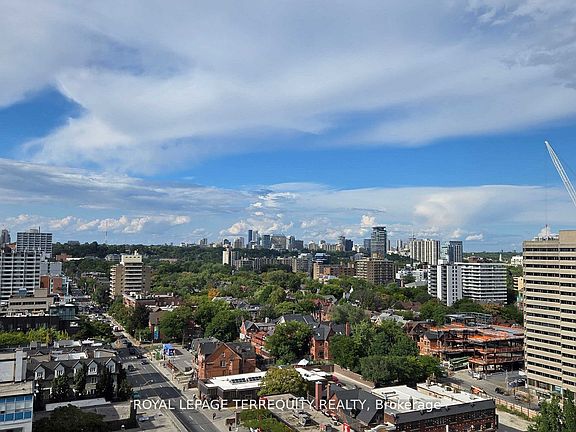 3rd image of 736 Spadina Ave #1606
