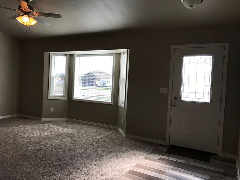 959 Preston Dr — Photo 4