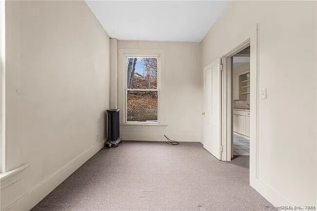 113 E Main St — Photo 4