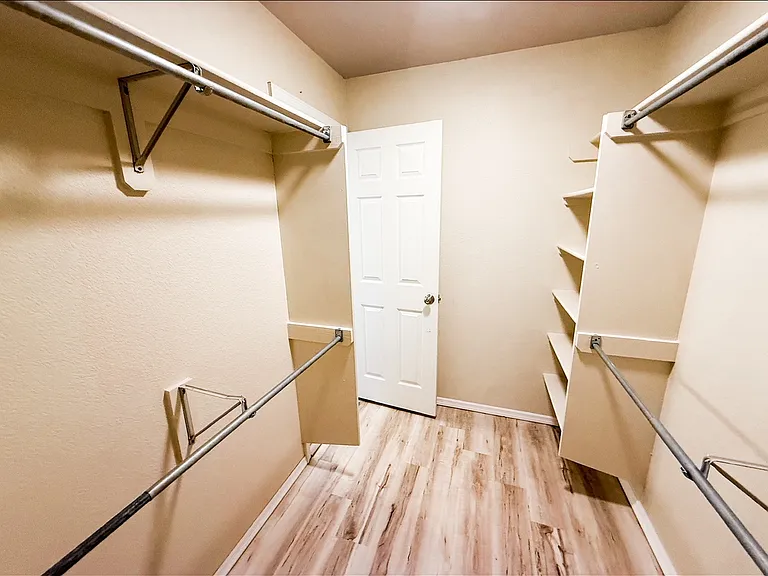 4007 Balmoral Dr — Photo 32