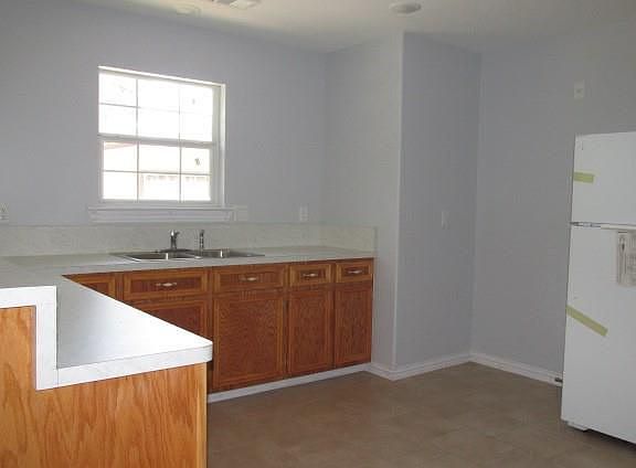 4th image of 1404 Avenue B