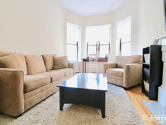 3rd image of 104 W 75th St APT 3A