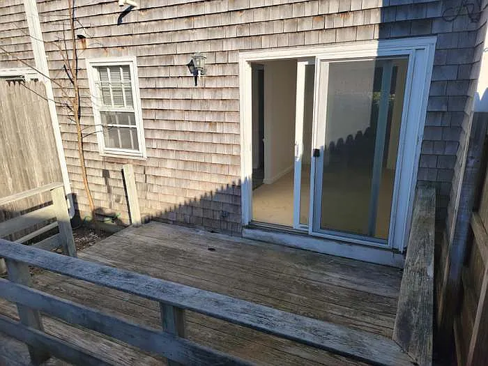 536 Main St #4 — Photo 7