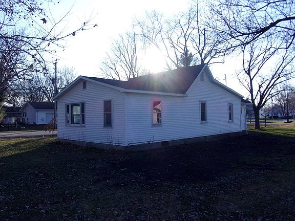 3rd image of 702 Kings Highway St