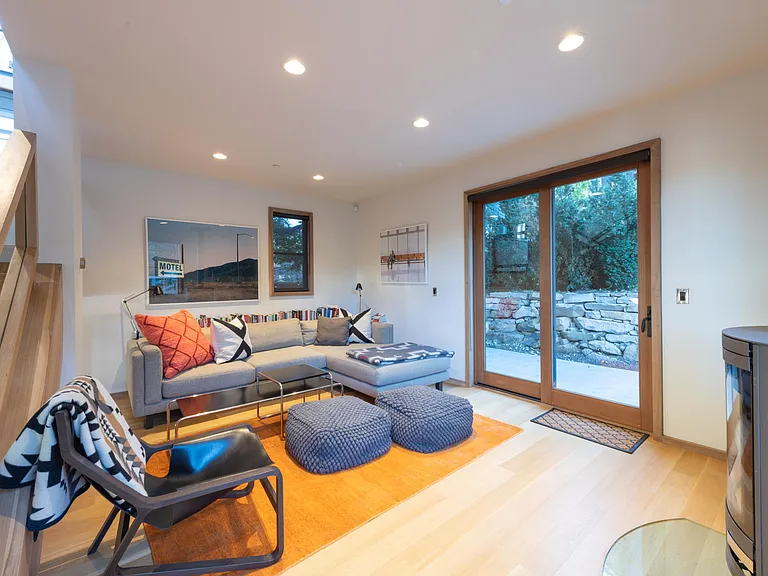 119 Woodside Ave — Photo 13