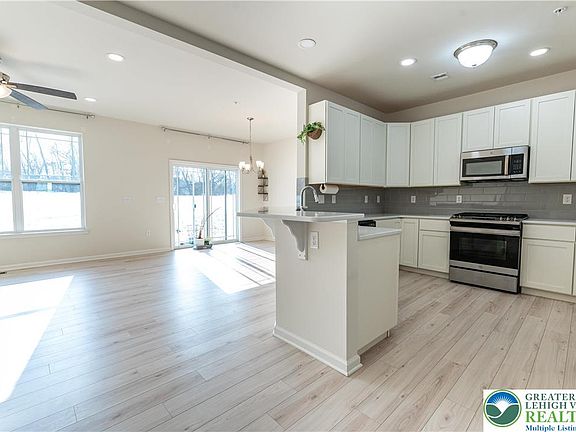 5th image of 164 Maureen Ln